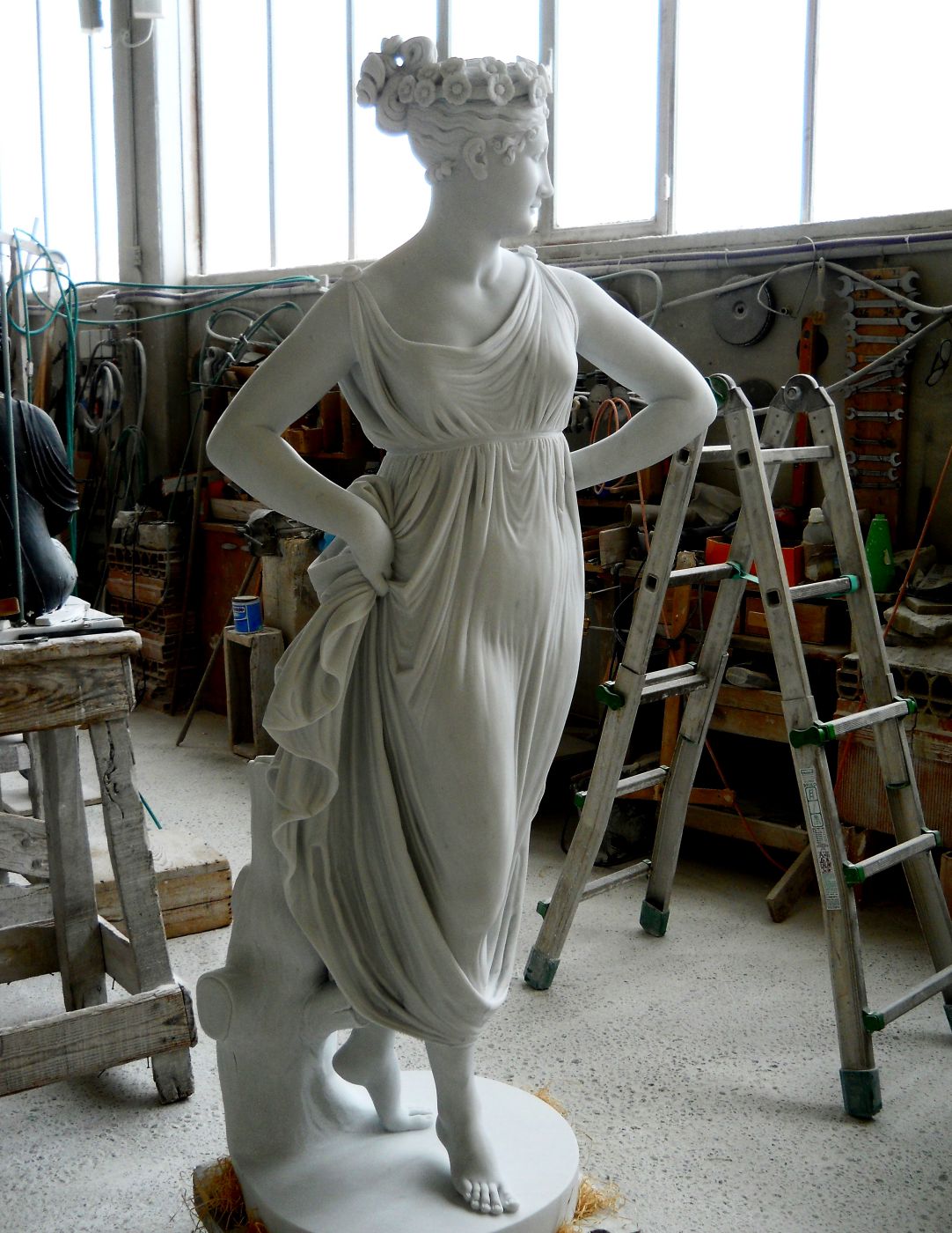 Carrara marble Dancer with Hands on Hips, after Antonio Canova, hand-finished at Studio Giannoni, Pietrasanta